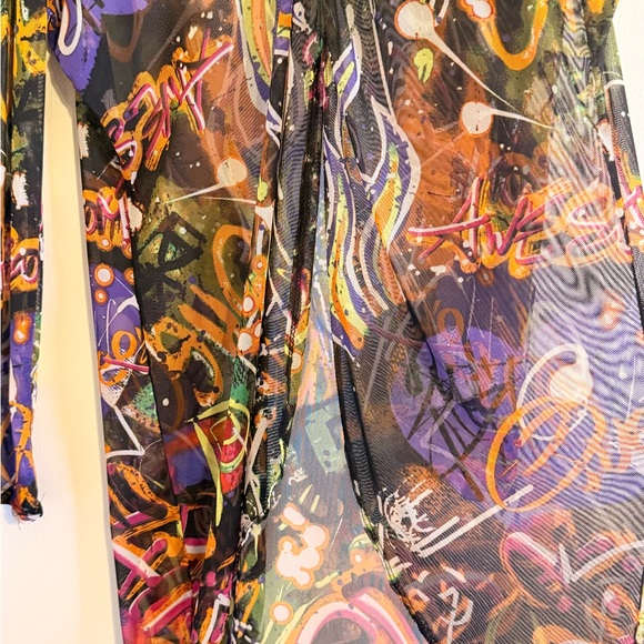 Graffiti Split Tunic Top - Picture 6 of 8